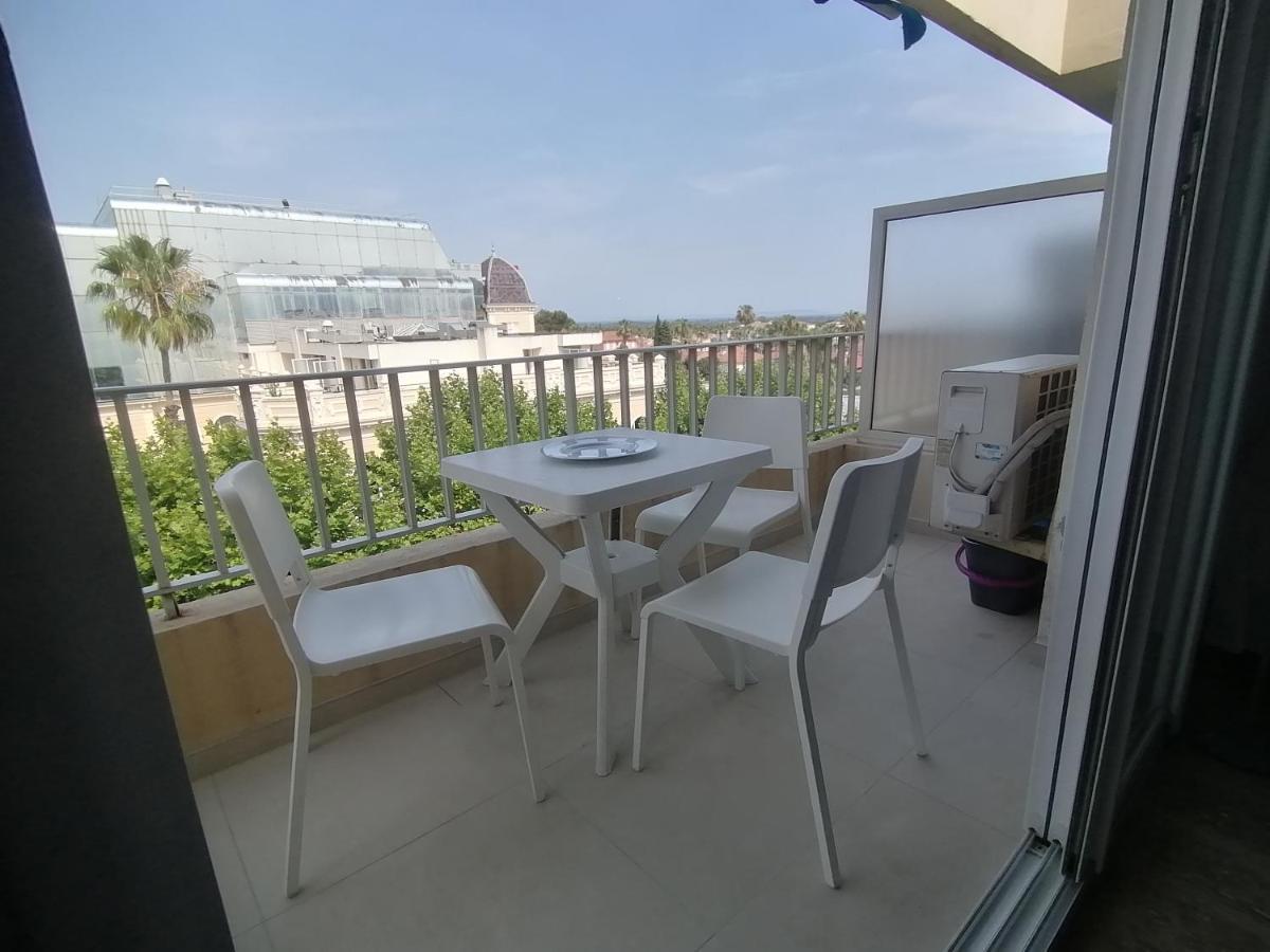 Residence L'Emilia Hyeres Exterior photo