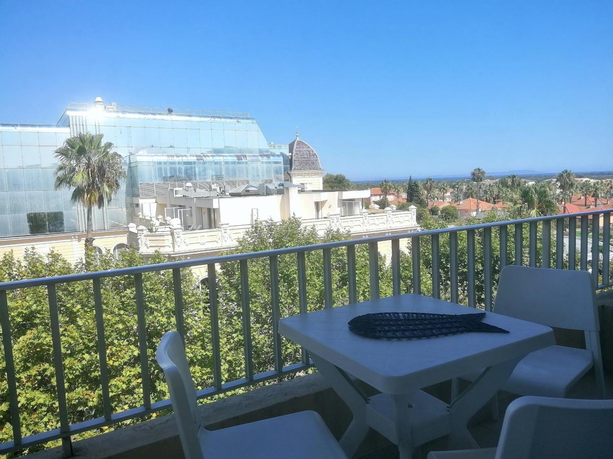 Residence L'Emilia Hyeres Exterior photo