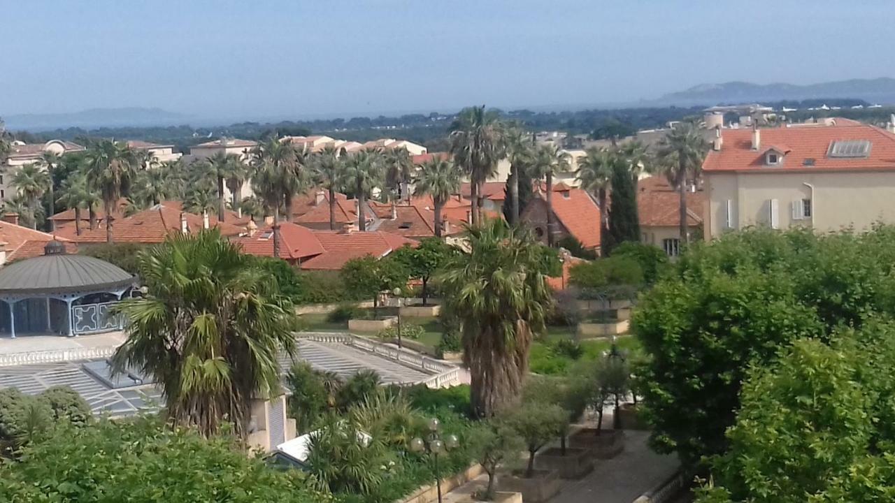 Residence L'Emilia Hyeres Exterior photo